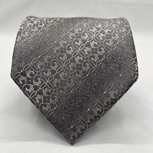 Van Heusen Mens Handmade 100% Silk Necktie Silver Gold Business Formal EUC